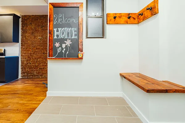 Rented by Nooklyn NYC LLC | media 45