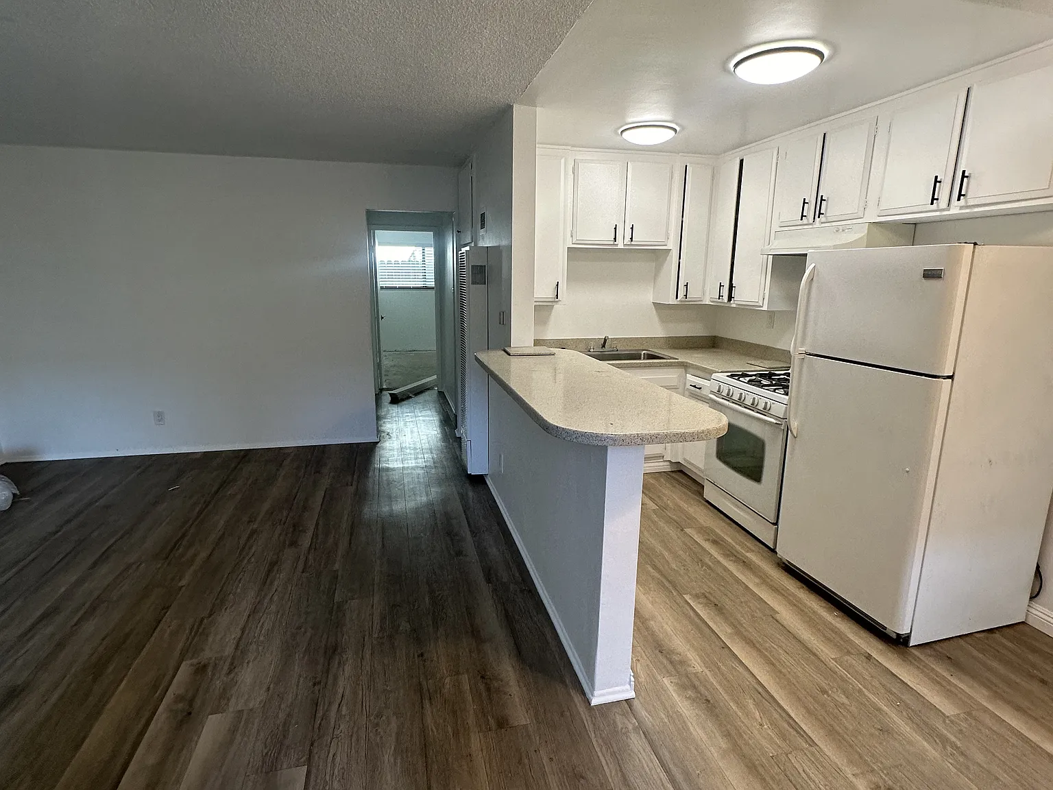 2 bed, 750 sqft, $2,350 — Photo 3
