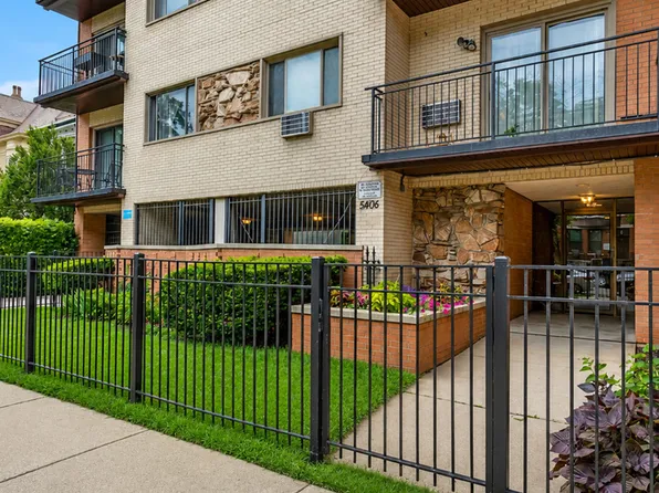 5406 S Harper Ave APT 303, Chicago, IL 60615