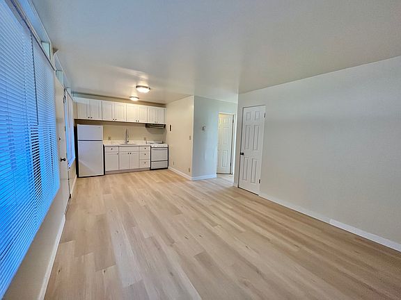 5th image of 1305 NE Ravenna Blvd APT 205