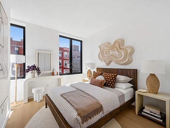 5th image of 645 Park Pl #3E