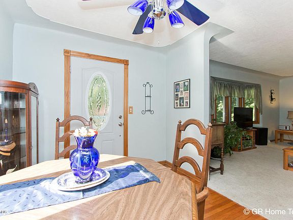 005 - entry - IMG_3527