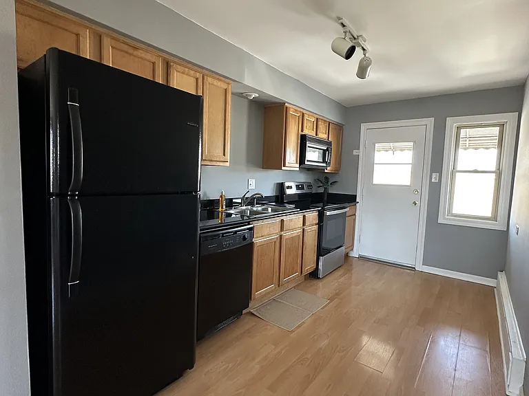 1437 N Homestead Rd #8 — Photo 4