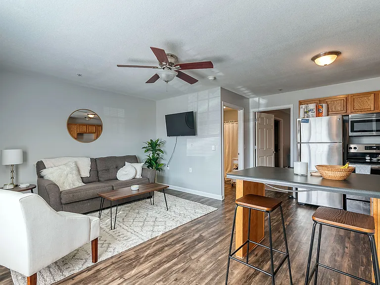 The Paddock Townhomes - Student Living Priced Per Room — Photo 8