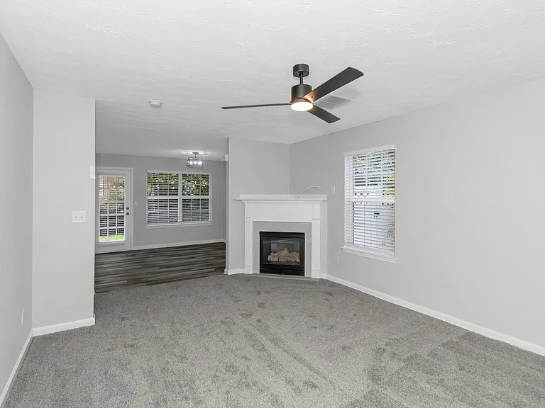 2542 Walter Way — Photo 4