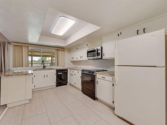 4th image of 8515 Baumgarten Dr