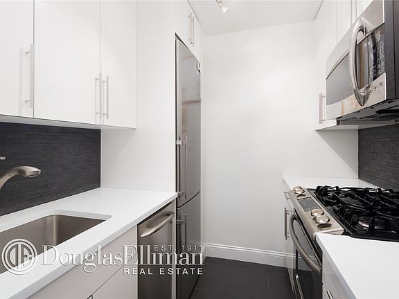 5th image of 200 E 27th St APT 9X