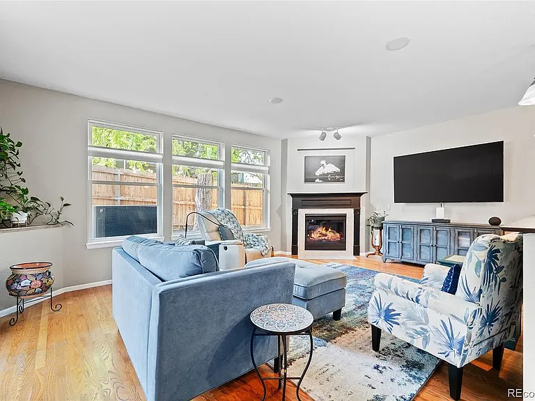 1641 Ames Ct — Photo 4