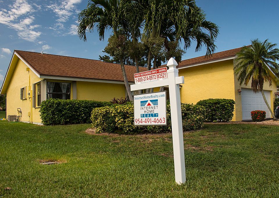 1st image of 8025 NW 72nd St