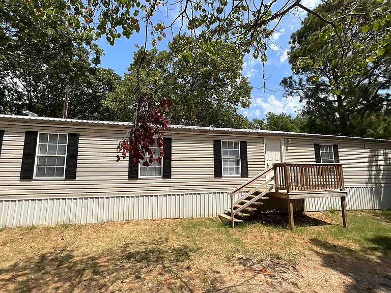 18075 Clayton Cir — Photo 2