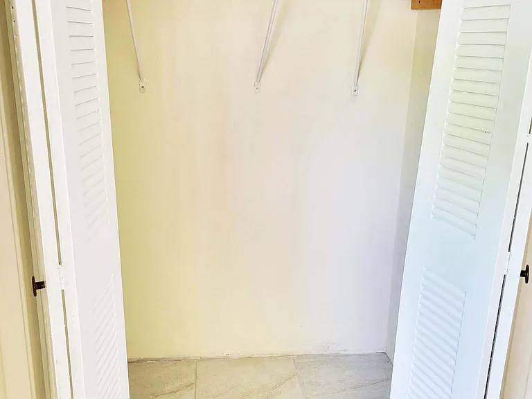 Bed 2 closet