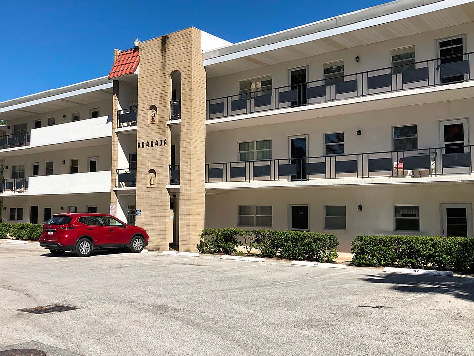 1st image of 100 El Camino Dr APT 302