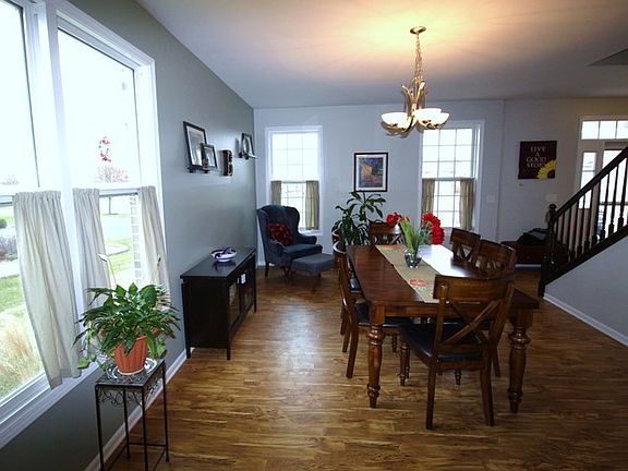 3rd image of 736 Peregrine Dr