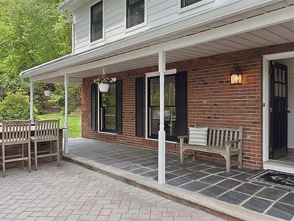 3rd image of 219 W Saddle River Rd