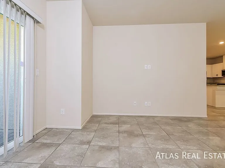 4527 Sapphire Moon Ave — Photo 6