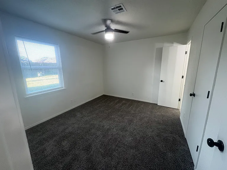 1321 W Pittsburg St — Photo 16