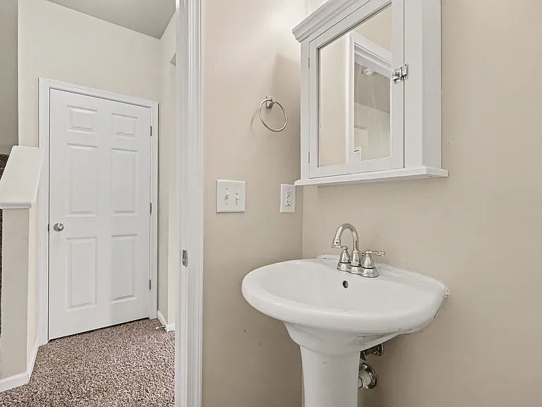 1042 Countess Ln — Photo 26