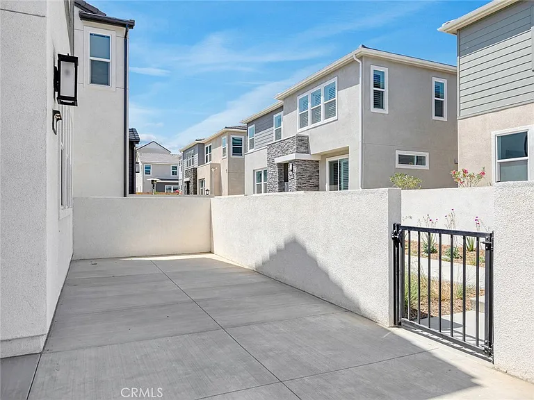 27399 Fox Den Pl — Photo 2