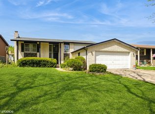 656 W Saint Aubin Dr, Addison, IL