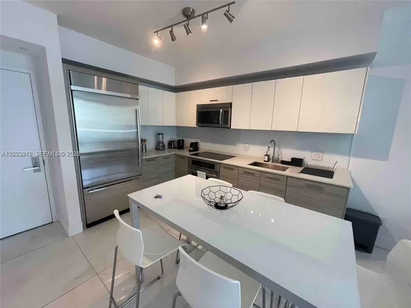 1300 Brickell Bay Dr APT 2304, Miami, FL 33131