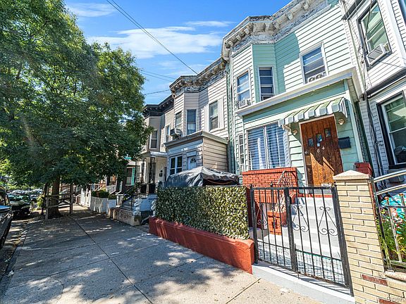 2nd image of 84 Autumn Avenue