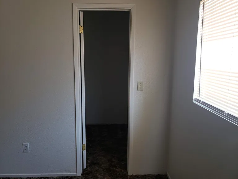3245 Sanbury Cir — Photo 17