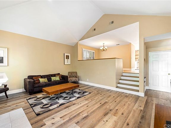 3rd image of 4125 Empis St