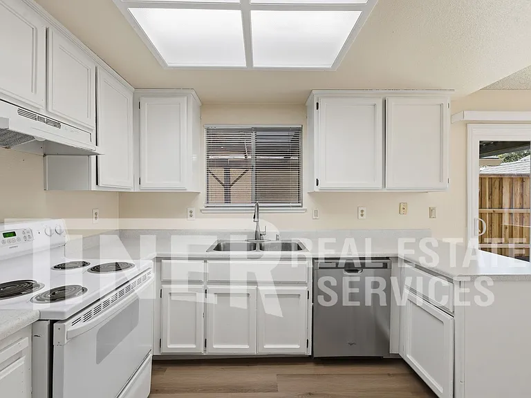 4907 Perceptive Way — Photo 3
