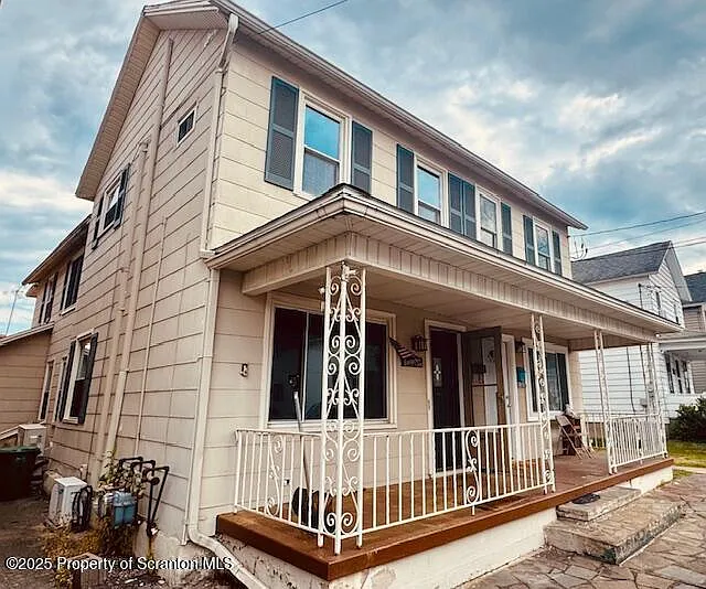 3 bed, 1.5 bath, 1500 sqft, $1,500 — Photo 1