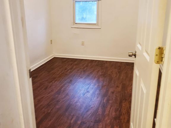 5th image of 1100 Laird St Floor 1