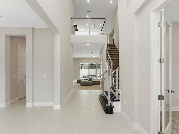 2nd image of 8235 Ludington Cir