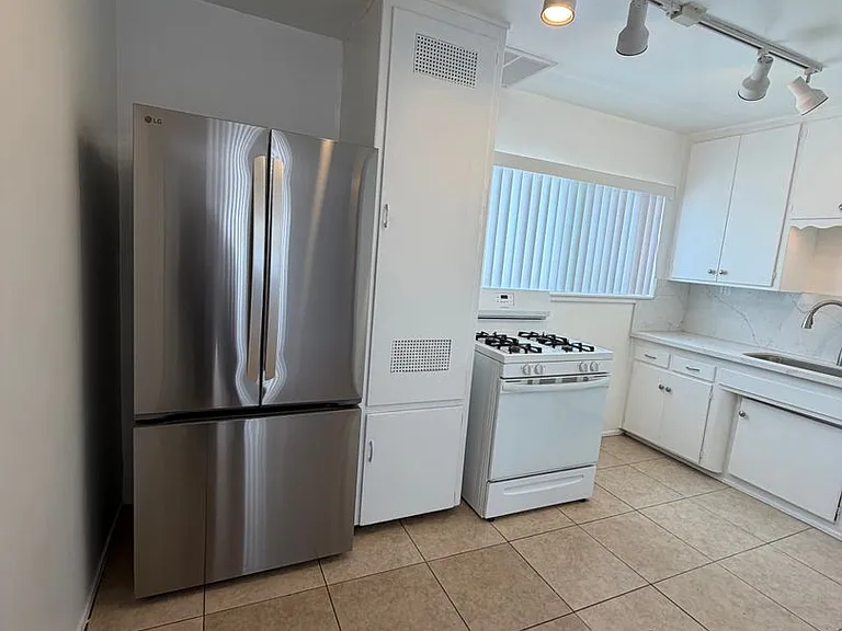 3083 Palm St — Photo 8