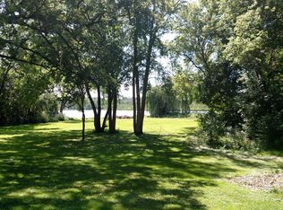 1657 Kettle Cove Ct, Hartland, WI
