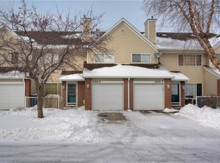 4520 104th St APT 2, Urbandale, IA 50322