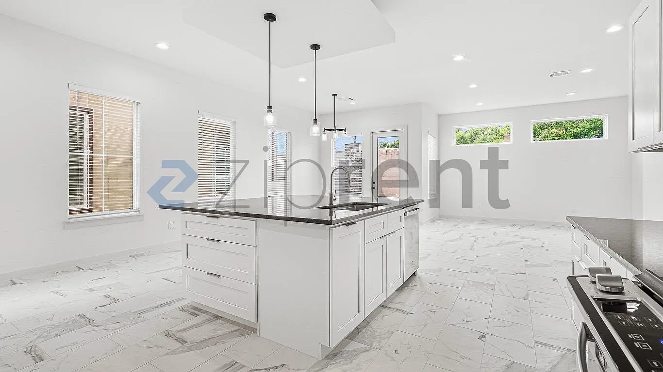 3 bed, 2.5 bath, 2241 sqft, $3,000 — Photo 4