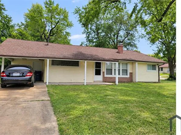 11900 Lavida Ave, Saint Louis, MO 63138