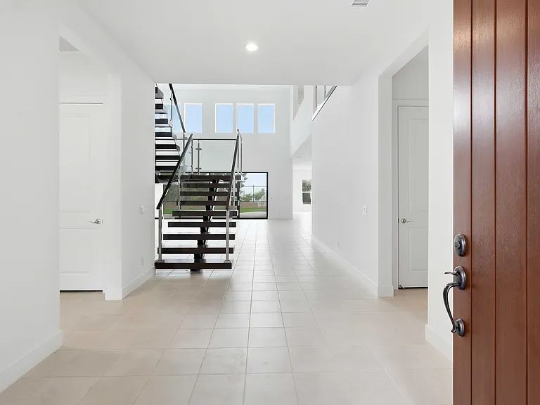 20568 Edgewood Ct — Photo 8