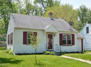 214 E Van Hoesen Blvd, Portage, MI 49002