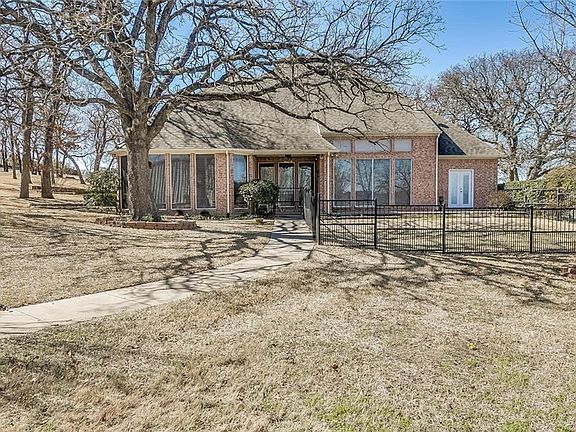 2nd image of 105 Country Vista Cir