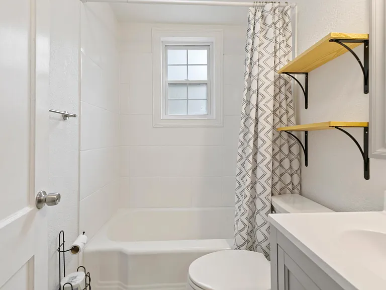 1509 E Anderson St — Photo 5