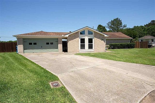 1st image of 2865 Willow Pl