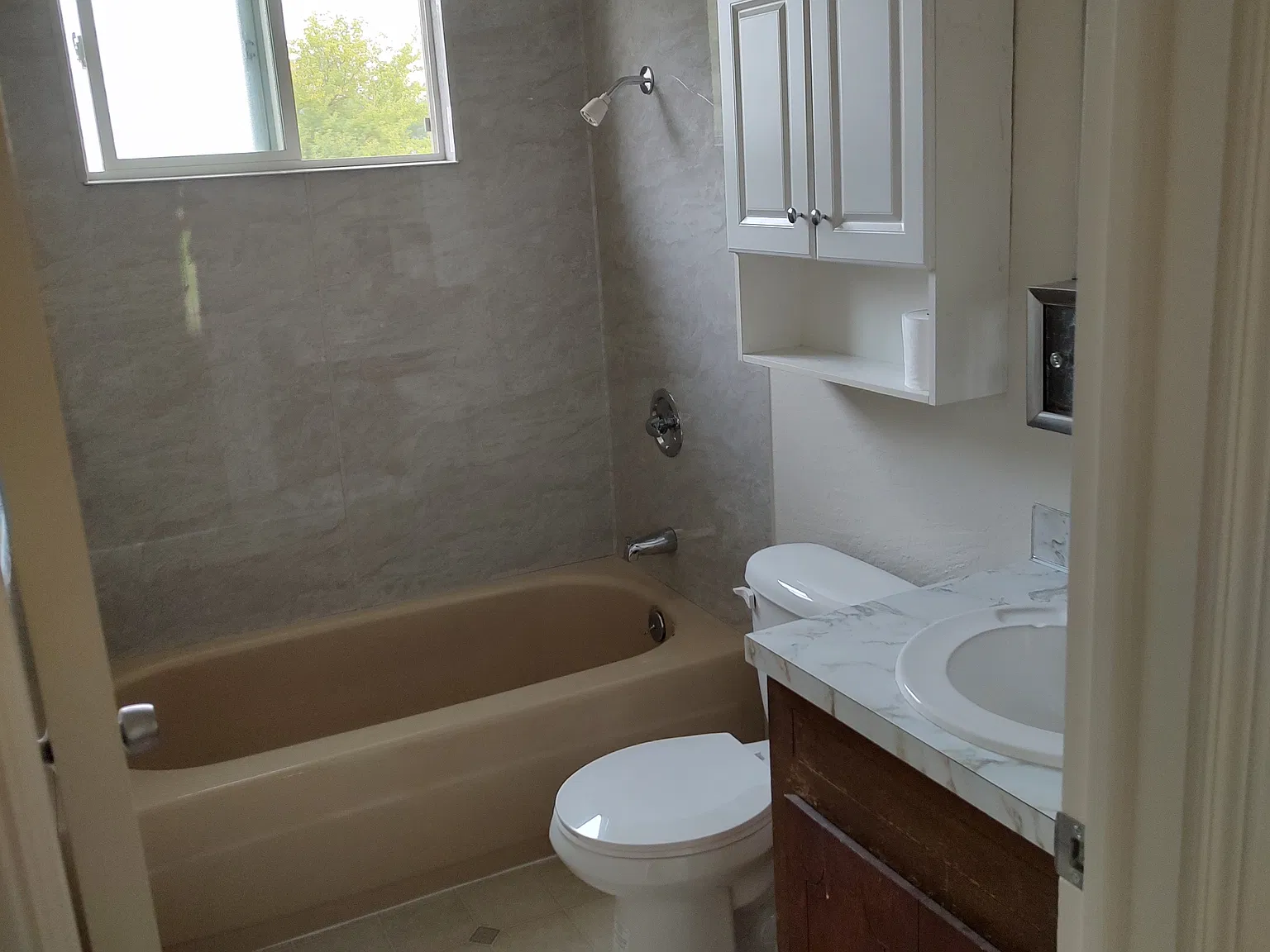 2 bed, 850 sqft, $1,050 — Photo 4