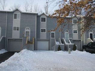 129 Iron Oak Cir, Liverpool, NY 13088