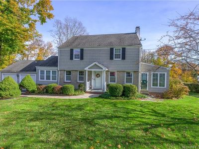 4 Bradstreet Terrace, North Haven, CT, 06473