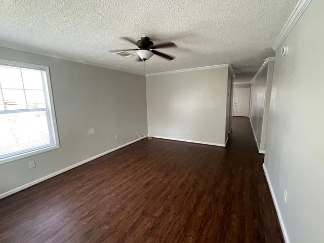 4 bed, 1248 sqft, $2,300 — Photo 2