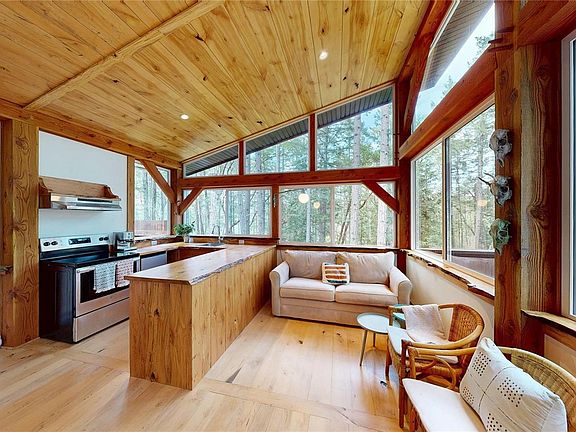 2nd image of 221 Sockeye Dr