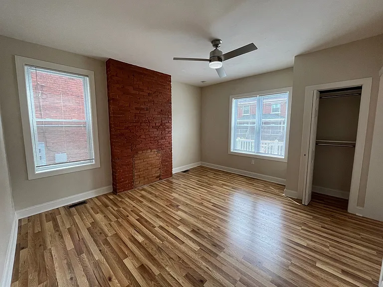 211 Amber St #1 — Photo 8