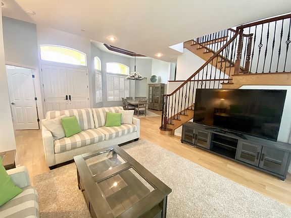 3rd image of 310 Salida Dr