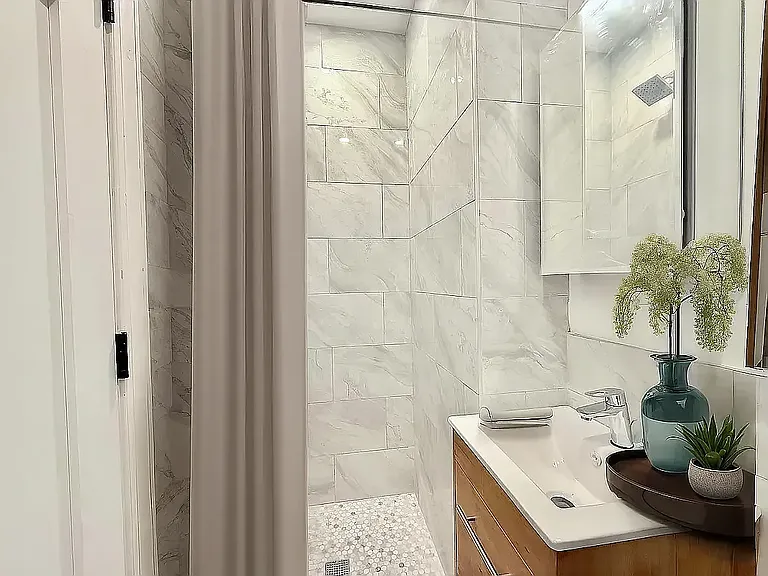 307 W 39th St #2T — Photo 7