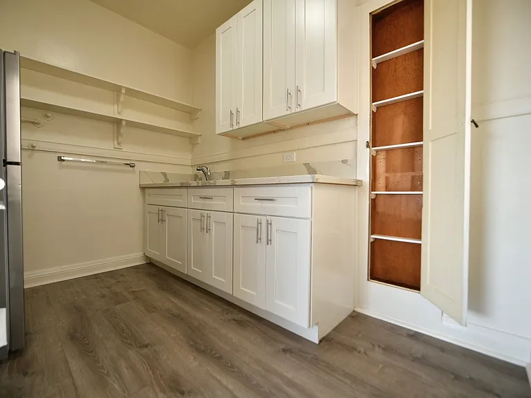 832 York St — Photo 21